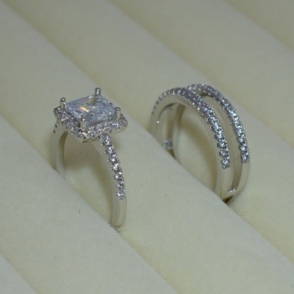 2 Pcs Princess Stackable Engagement Wedding Rings - Picture 2 of 4